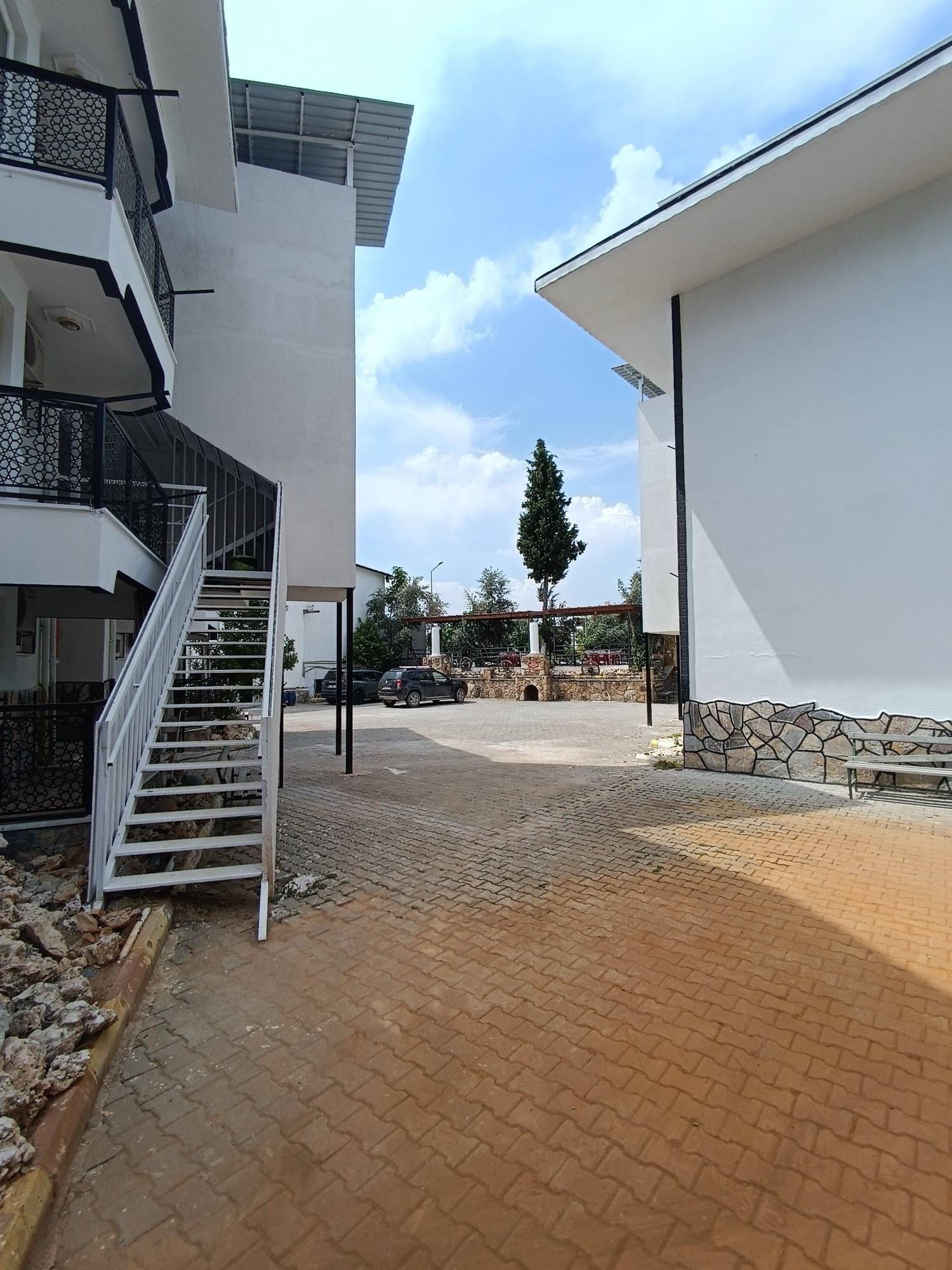Ulugut Pansiyon dış görünüm 2